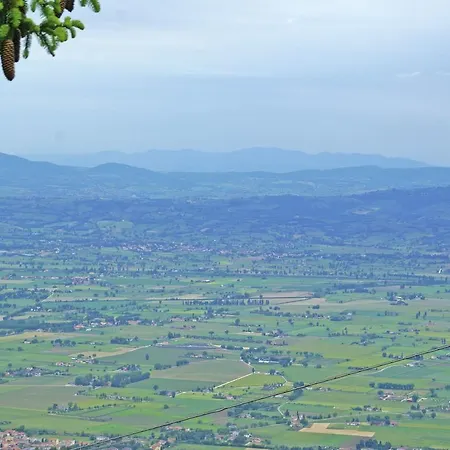 Апартаменты Holiday Home In Umbria With Panoramic Views *